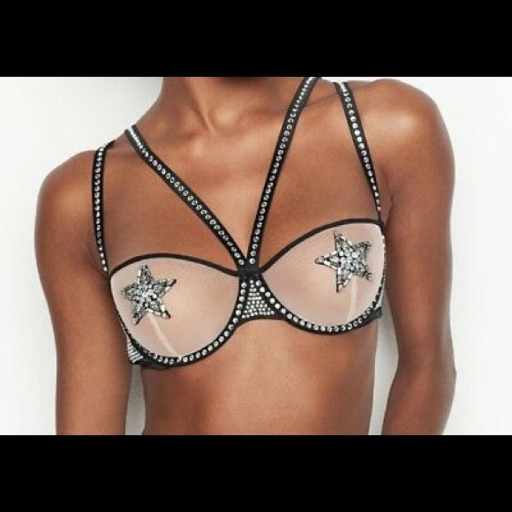 Victoria’s Secret runway star bra 34b